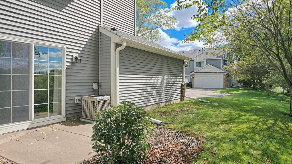 View of Residential at 2024 Gresham Avenue, Oakdale MN 55128, Oakdale (23 of 24) - Mike Wilen | Minnesota Team Real Estate