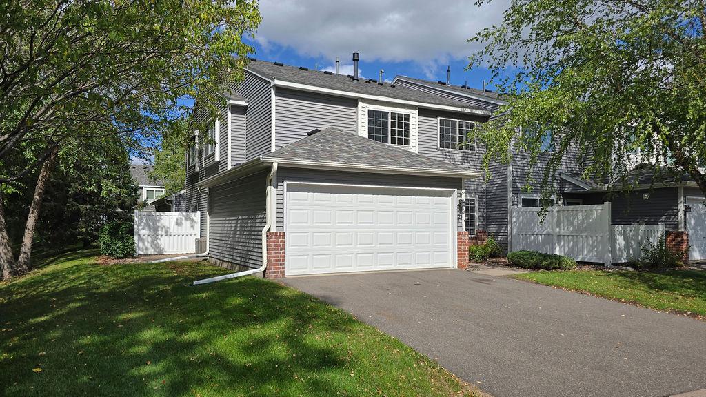 View of Residential at 2024 Gresham Avenue, Oakdale MN 55128, Oakdale (22 of 24) - Mike Wilen | Minnesota Team Real Estate