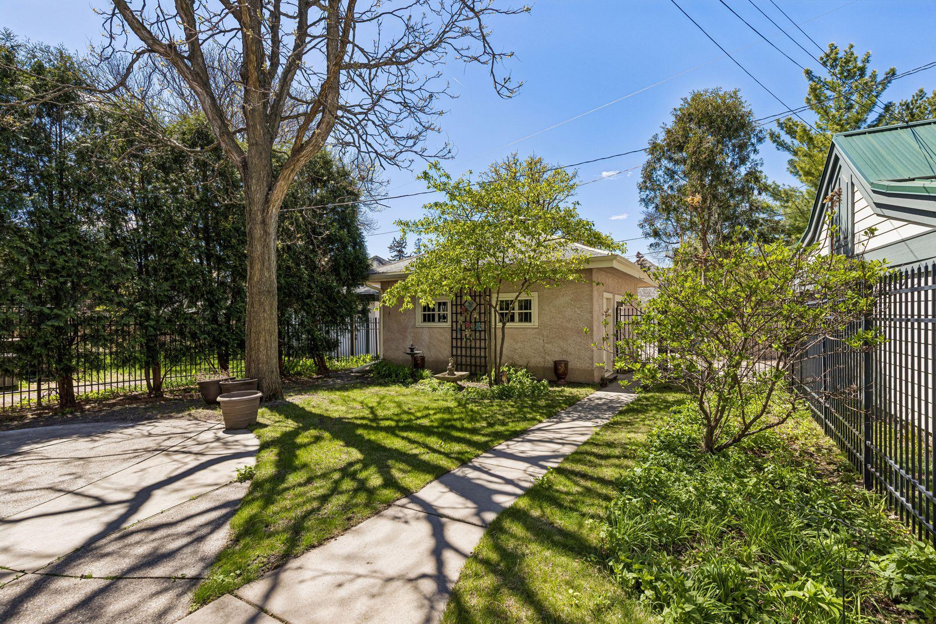 View of Residential at 2304 Lake Place, Minneapolis MN 55405, Minneapolis (61 of 67) - Mike Wilen | Minnesota Team Real Estate