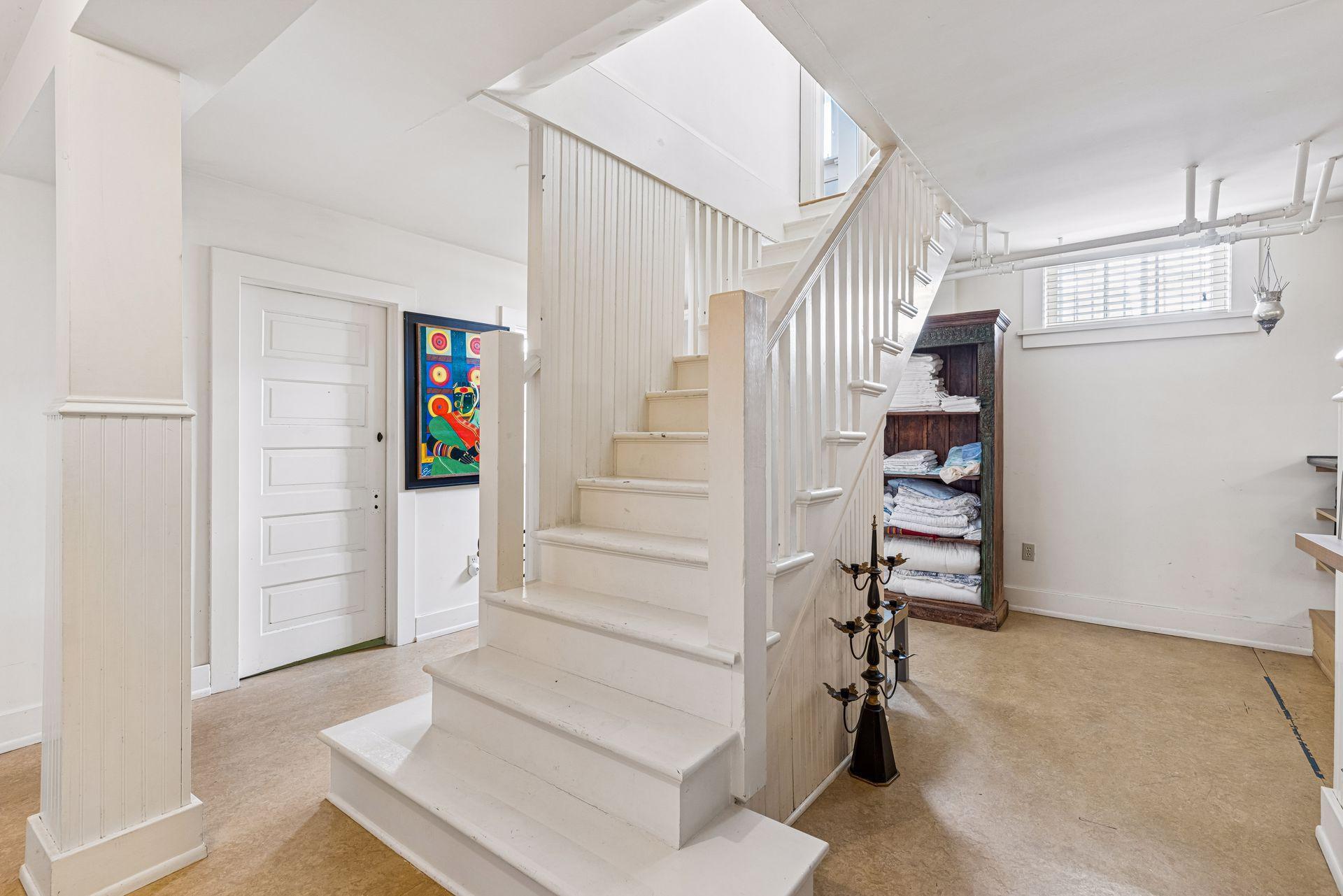 View of Residential at 2304 Lake Place, Minneapolis MN 55405, Minneapolis (47 of 67) - Mike Wilen | Minnesota Team Real Estate