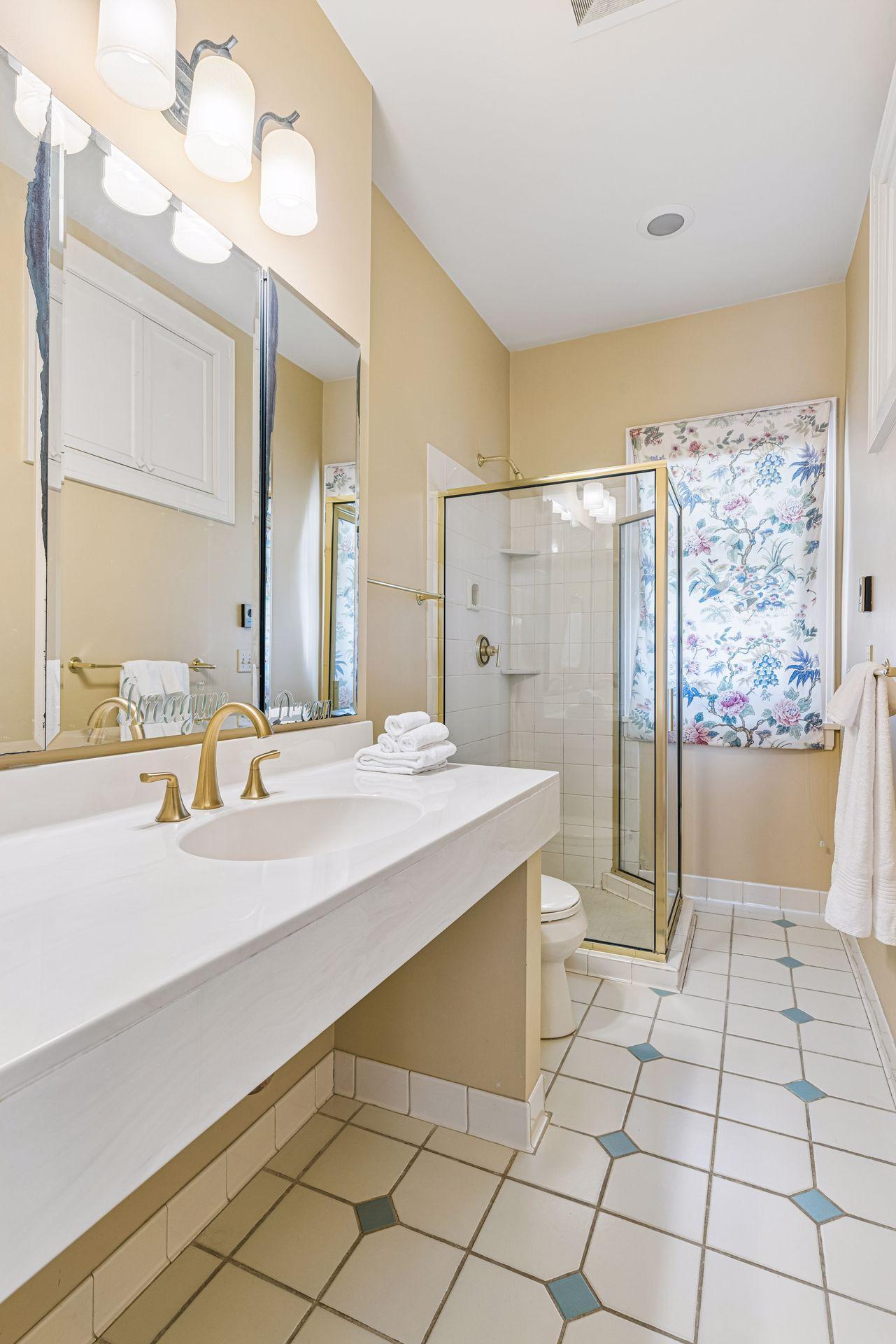 View of Residential at 2304 Lake Place, Minneapolis MN 55405, Minneapolis (42 of 67) - Mike Wilen | Minnesota Team Real Estate