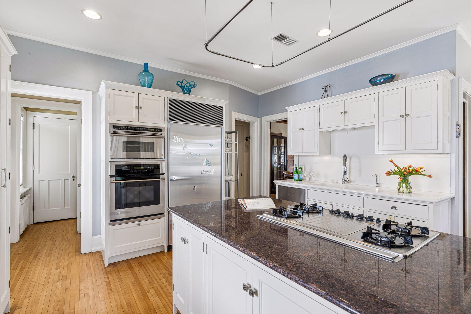 View of Residential at 2304 Lake Place, Minneapolis MN 55405, Minneapolis (26 of 67) - Mike Wilen | Minnesota Team Real Estate