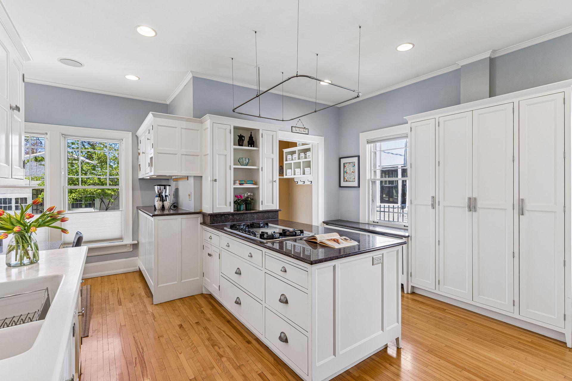 View of Residential at 2304 Lake Place, Minneapolis MN 55405, Minneapolis (22 of 67) - Mike Wilen | Minnesota Team Real Estate