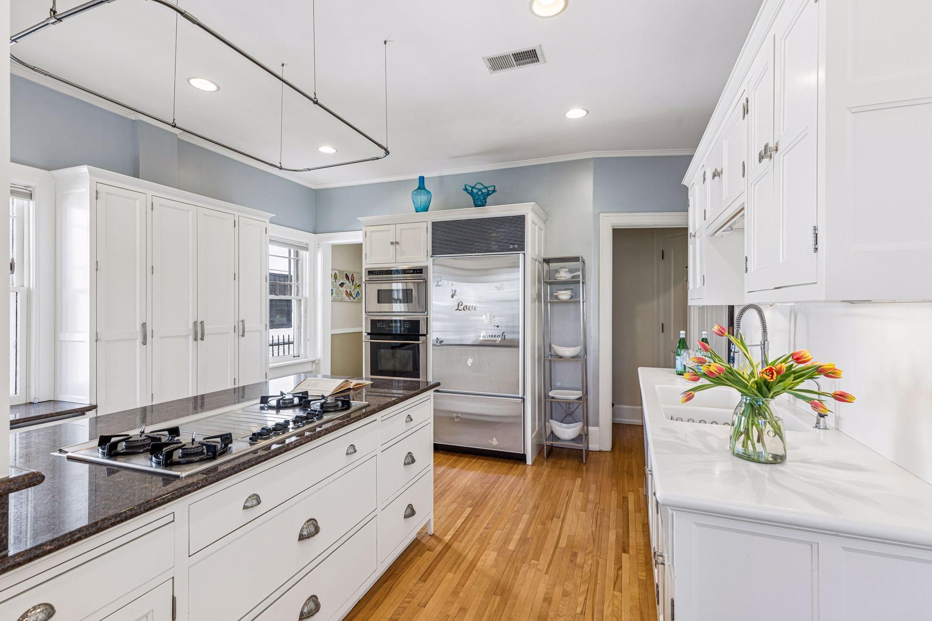 View of Residential at 2304 Lake Place, Minneapolis MN 55405, Minneapolis (21 of 67) - Mike Wilen | Minnesota Team Real Estate