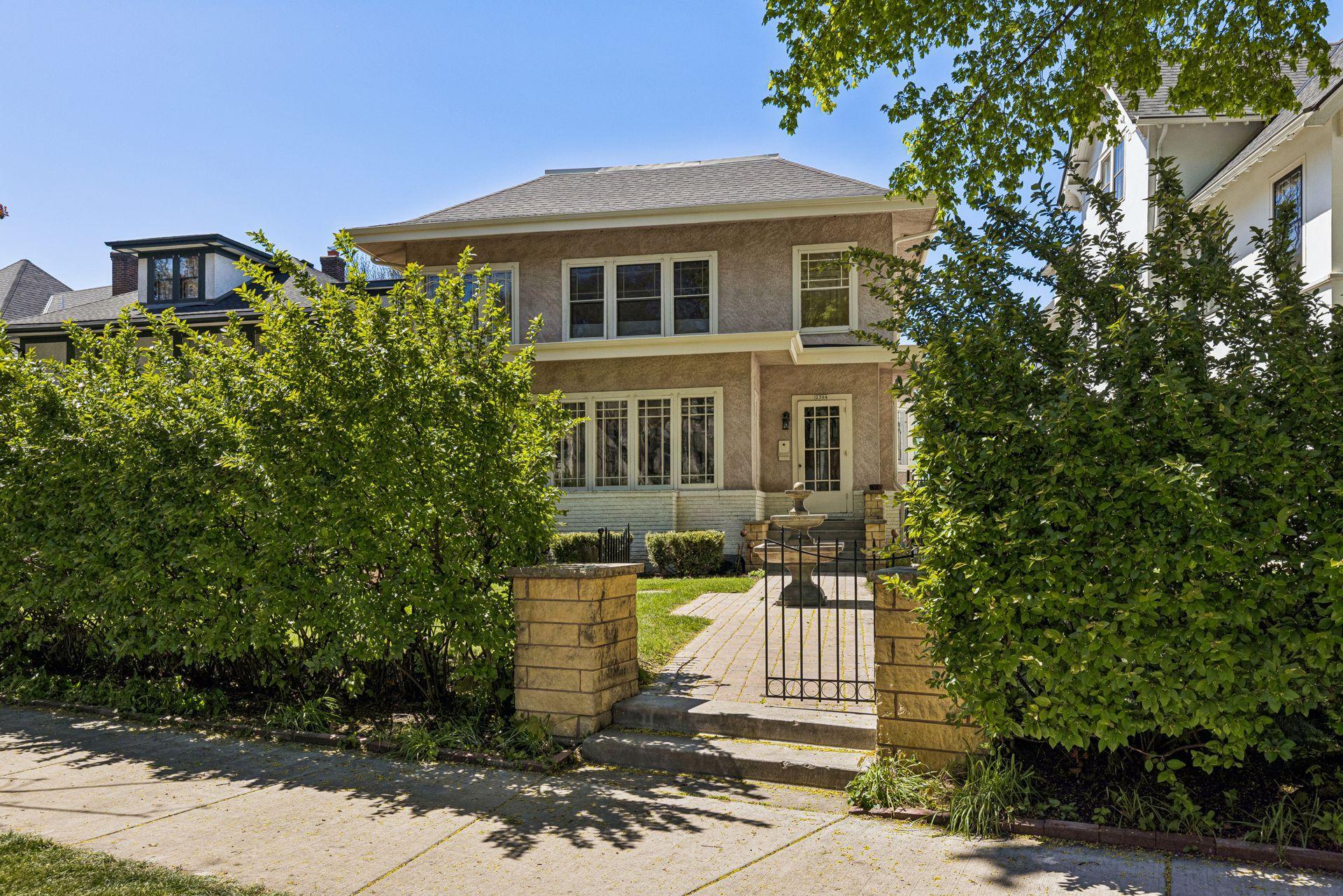 View of Residential at 2304 Lake Place, Minneapolis MN 55405, Minneapolis (3 of 67) - Mike Wilen | Minnesota Team Real Estate