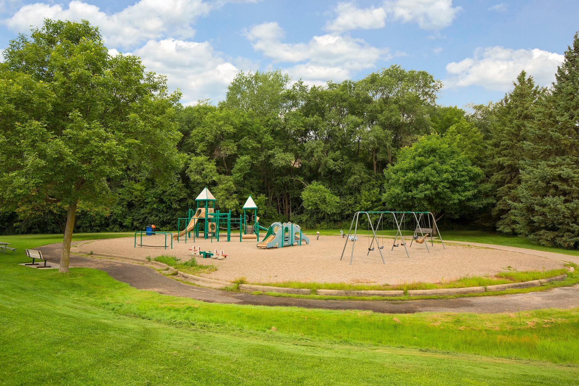 View of Residential at 4921 Trillium Lane, Edina MN 55435, Edina (48 of 51) - Mike Wilen | Minnesota Team Real Estate