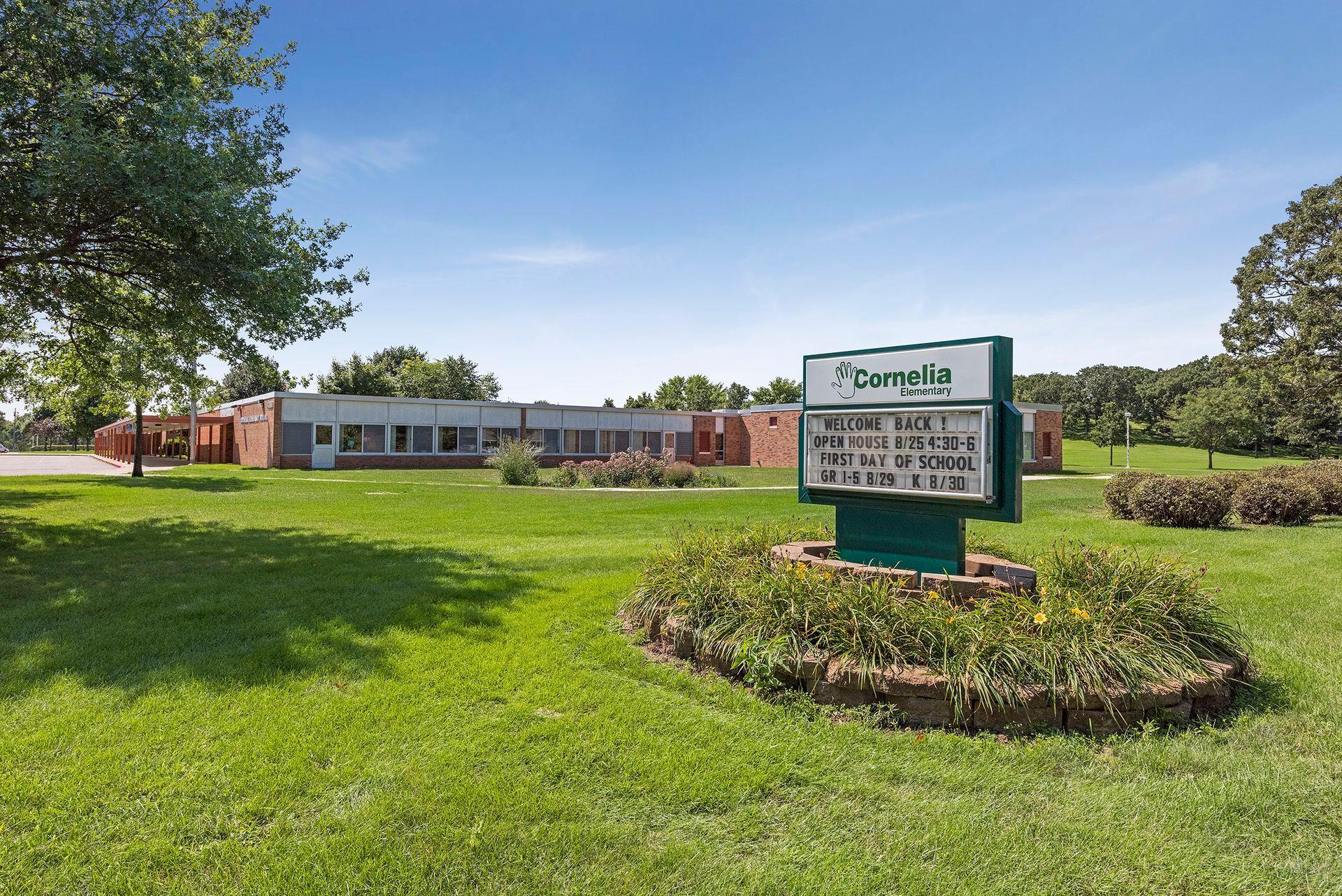 View of Residential at 4921 Trillium Lane, Edina MN 55435, Edina (46 of 51) - Mike Wilen | Minnesota Team Real Estate