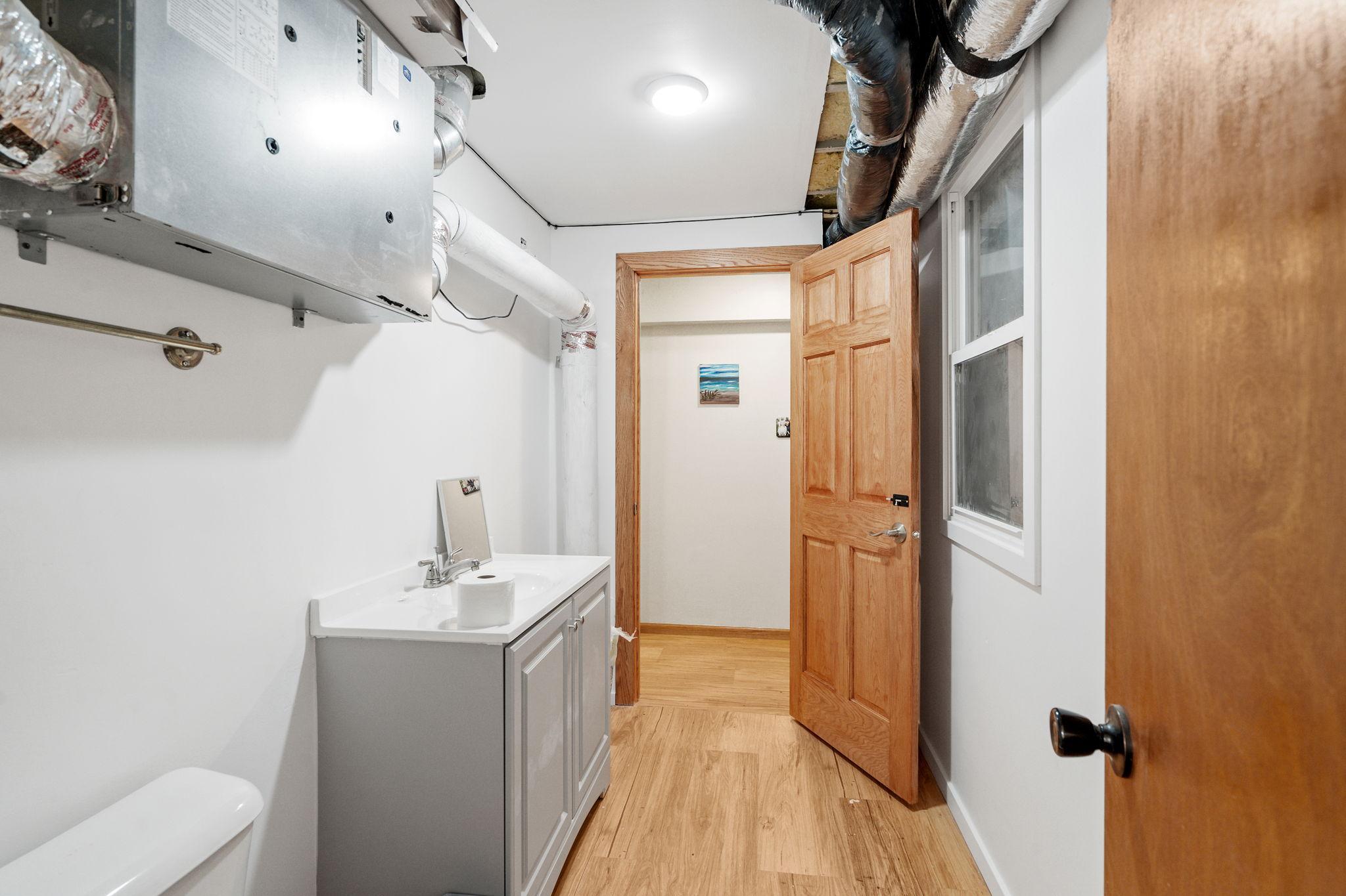 View of Residential Income at 2535 Aldrich Avenue, Minneapolis MN 55405, Minneapolis (61 of 71) - Mike Wilen | Minnesota Team Real Estate