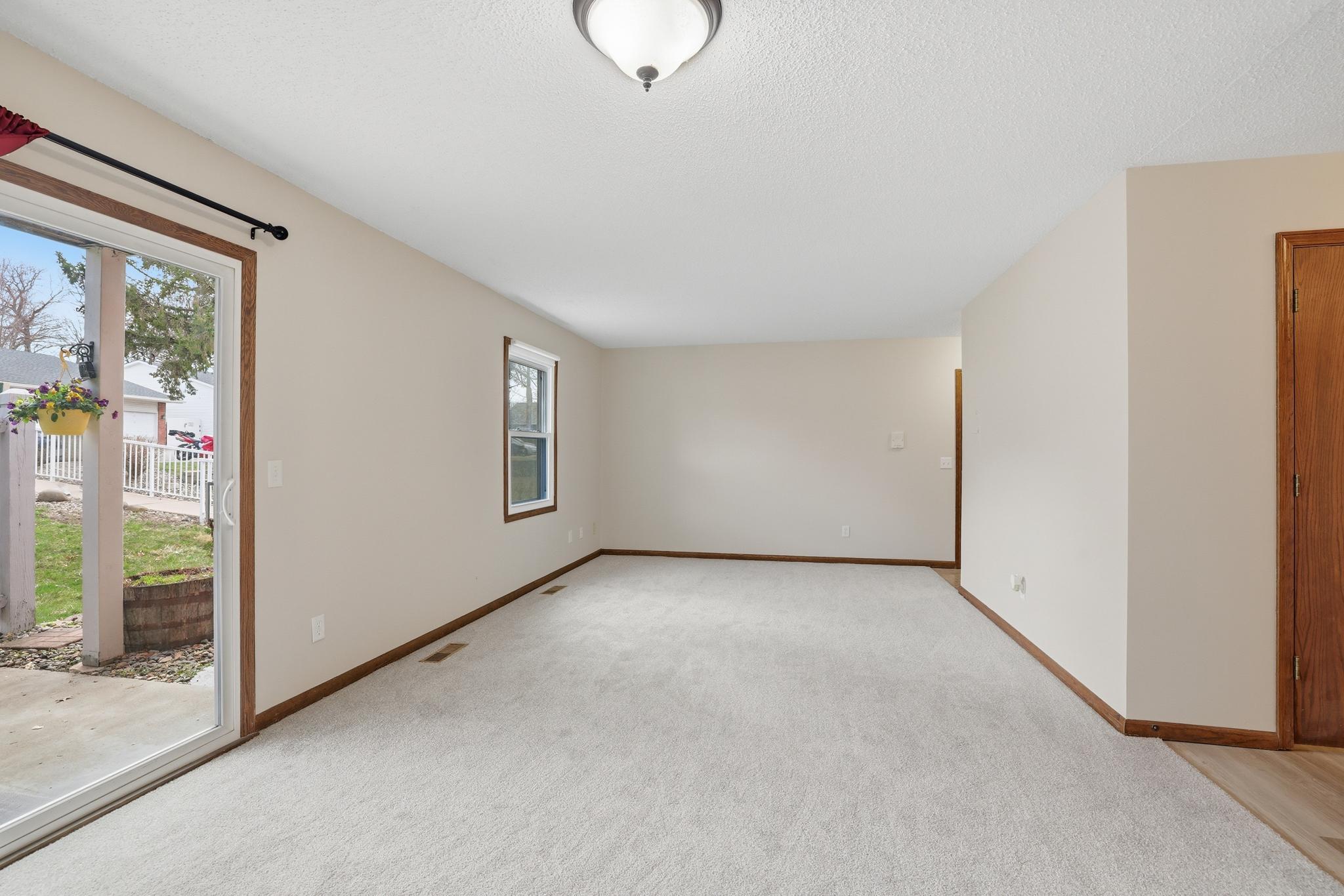 View of Residential at 6333 Alderwood Circle #B, Woodbury MN 55125, Woodbury (5 of 18) - Mike Wilen | Minnesota Team Real Estate