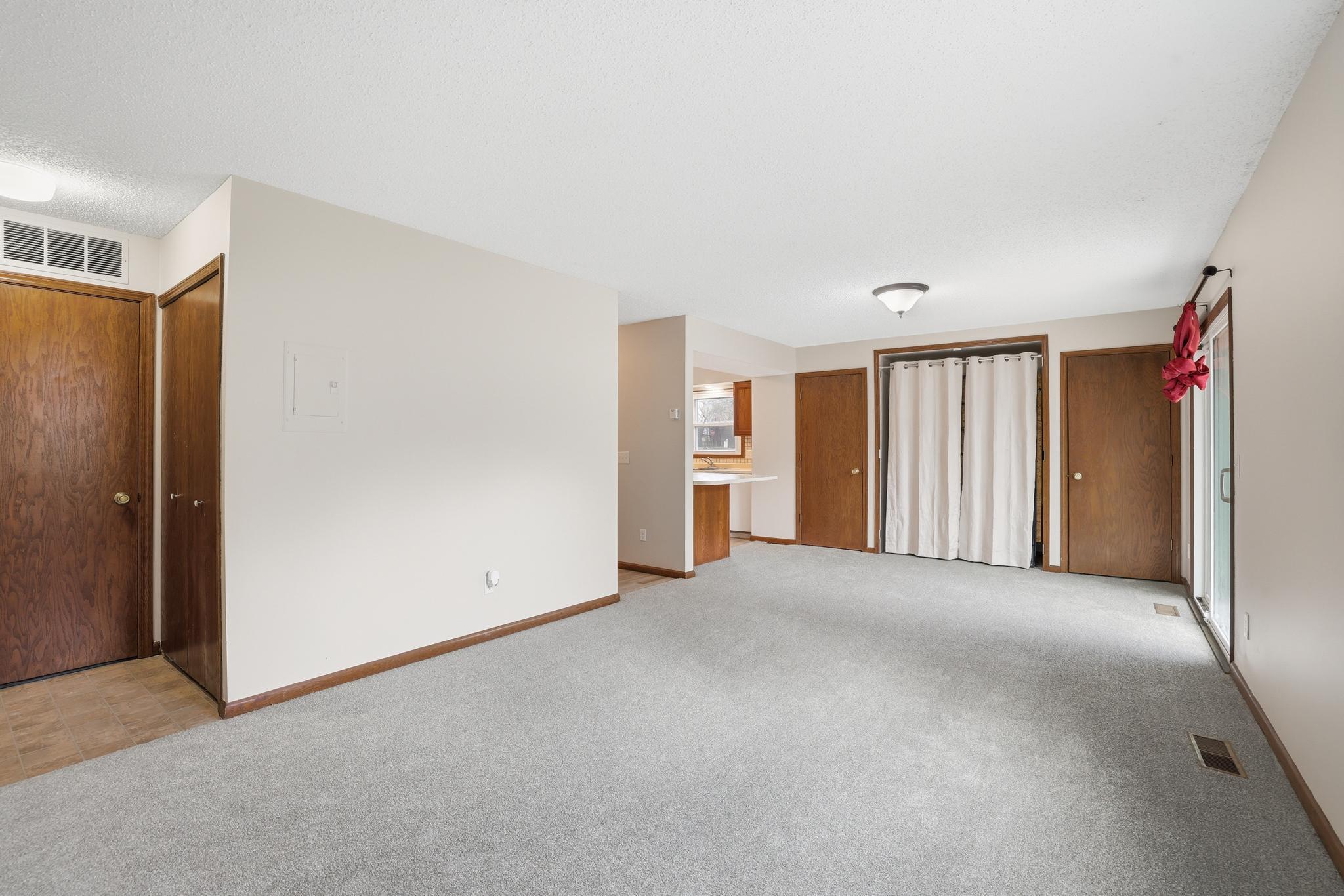 View of Residential at 6333 Alderwood Circle #B, Woodbury MN 55125, Woodbury (7 of 18) - Mike Wilen | Minnesota Team Real Estate