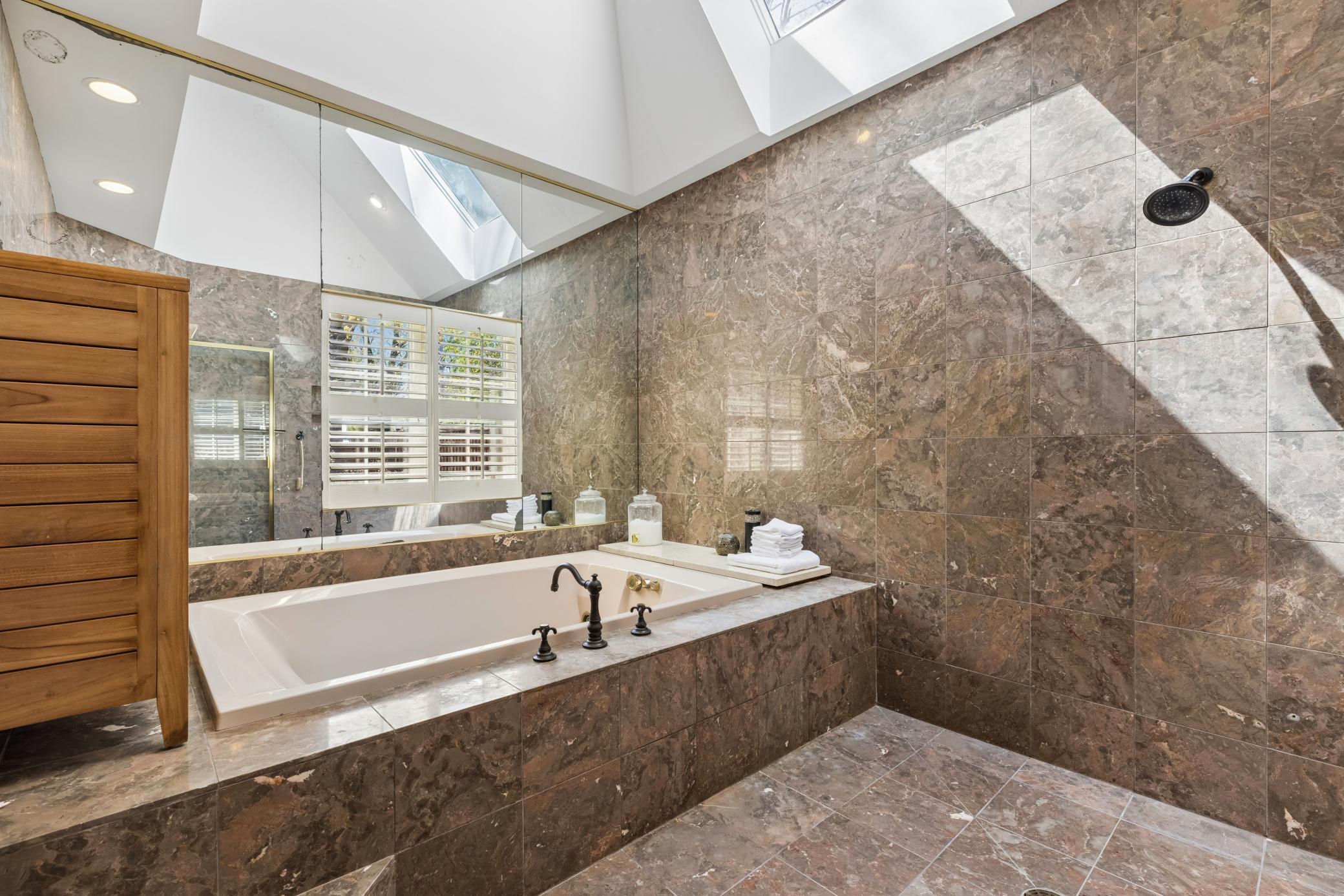 View of Residential at 5404 Interlachen Boulevard, Edina MN 55436, Edina (49 of 94) - Mike Wilen | Minnesota Team Real Estate
