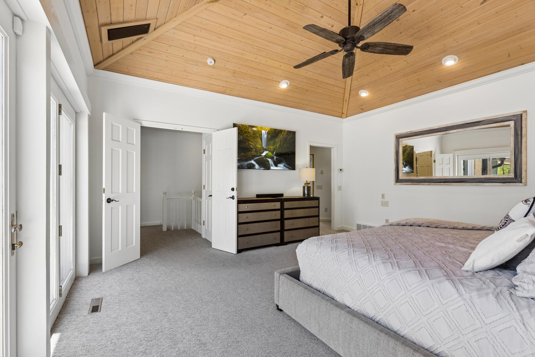 View of Residential at 5404 Interlachen Boulevard, Edina MN 55436, Edina (41 of 94) - Mike Wilen | Minnesota Team Real Estate