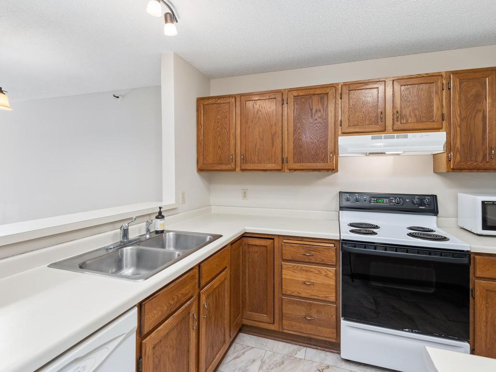 View of Residential at 7605 Edinborough Way #6214, Edina MN 55435, Edina (12 of 31) - Mike Wilen | Minnesota Team Real Estate