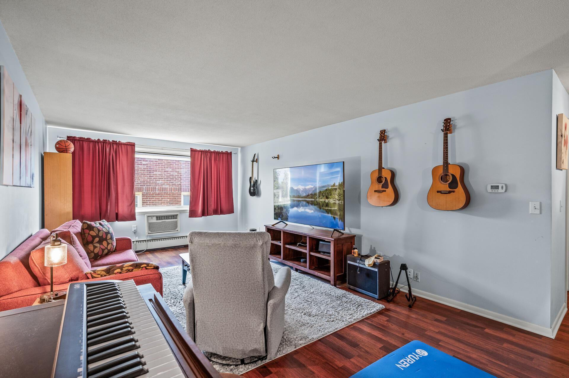 View of Residential at 1901 Emerson Avenue #303, Minneapolis MN 55403, Minneapolis (14 of 30) - Mike Wilen | Minnesota Team Real Estate