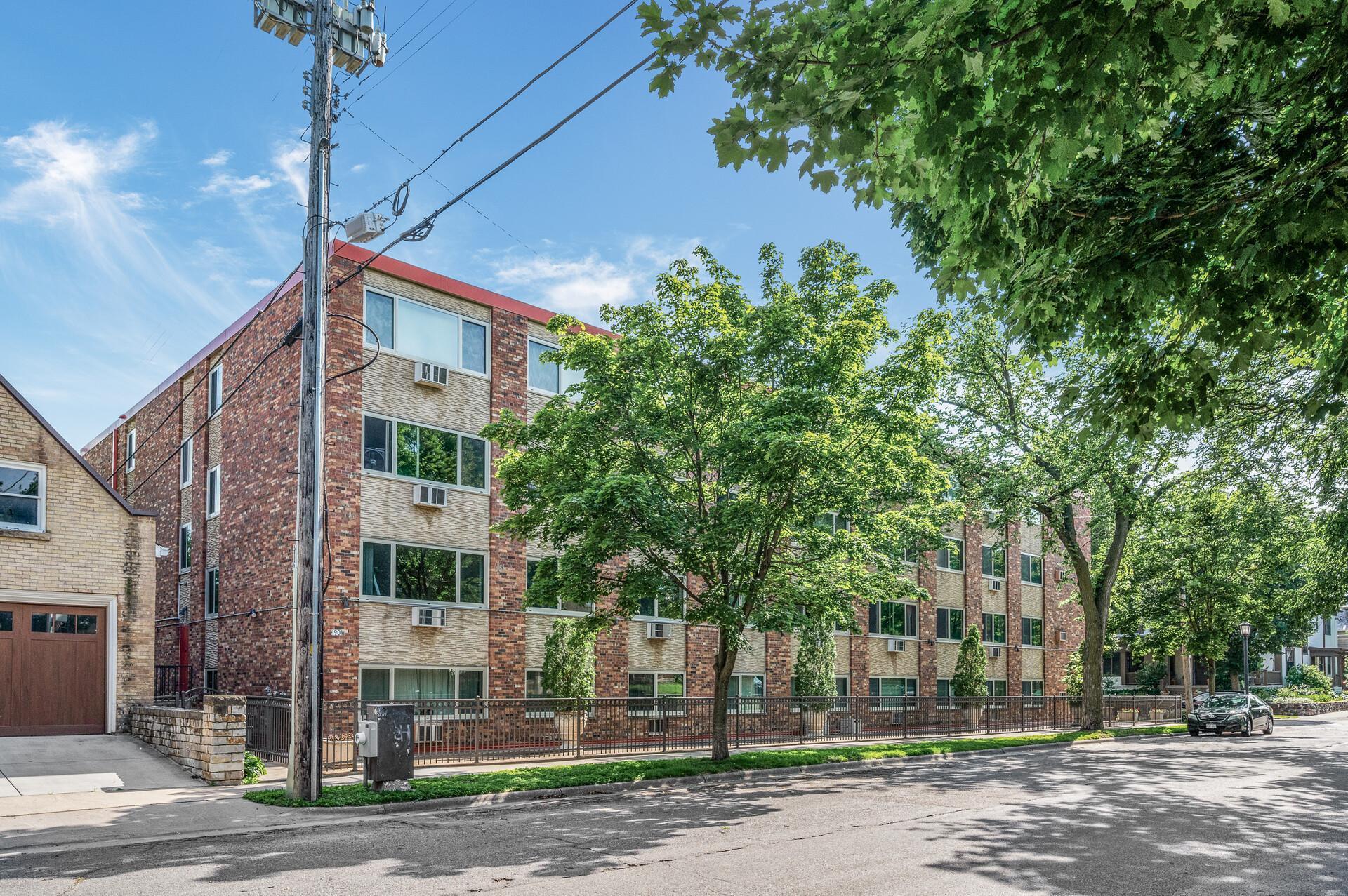 View of Residential at 1901 Emerson Avenue #303, Minneapolis MN 55403, Minneapolis (29 of 30) - Mike Wilen | Minnesota Team Real Estate