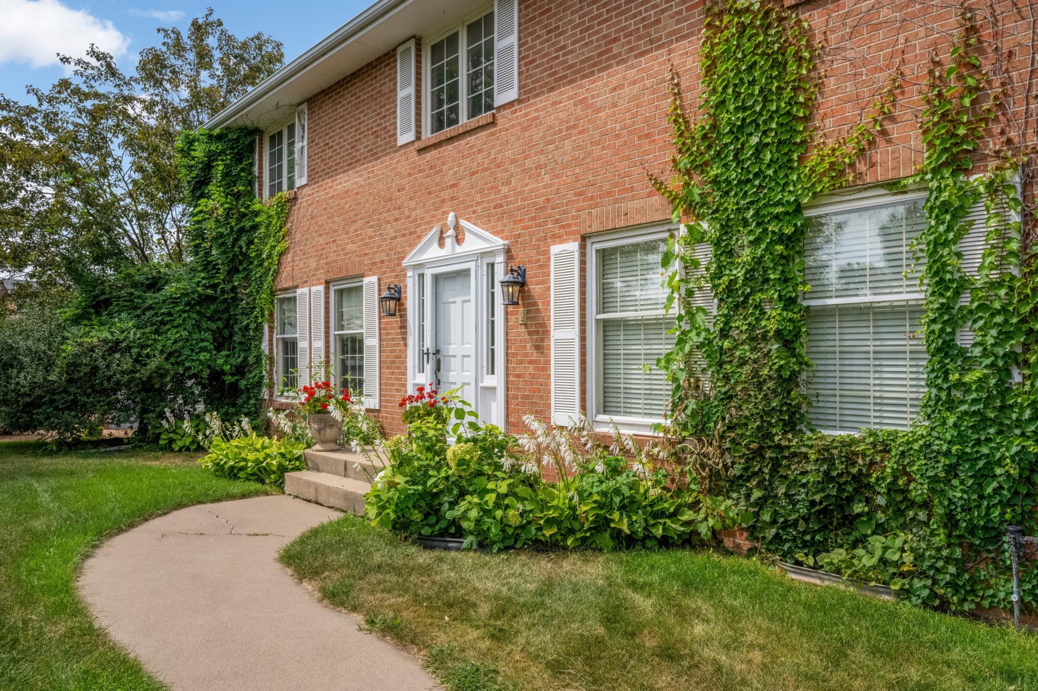 View of Residential at 665 Arcadia Drive, Mendota Heights MN 55118, Mendota Heights (4 of 62) - Mike Wilen | Minnesota Team Real Estate