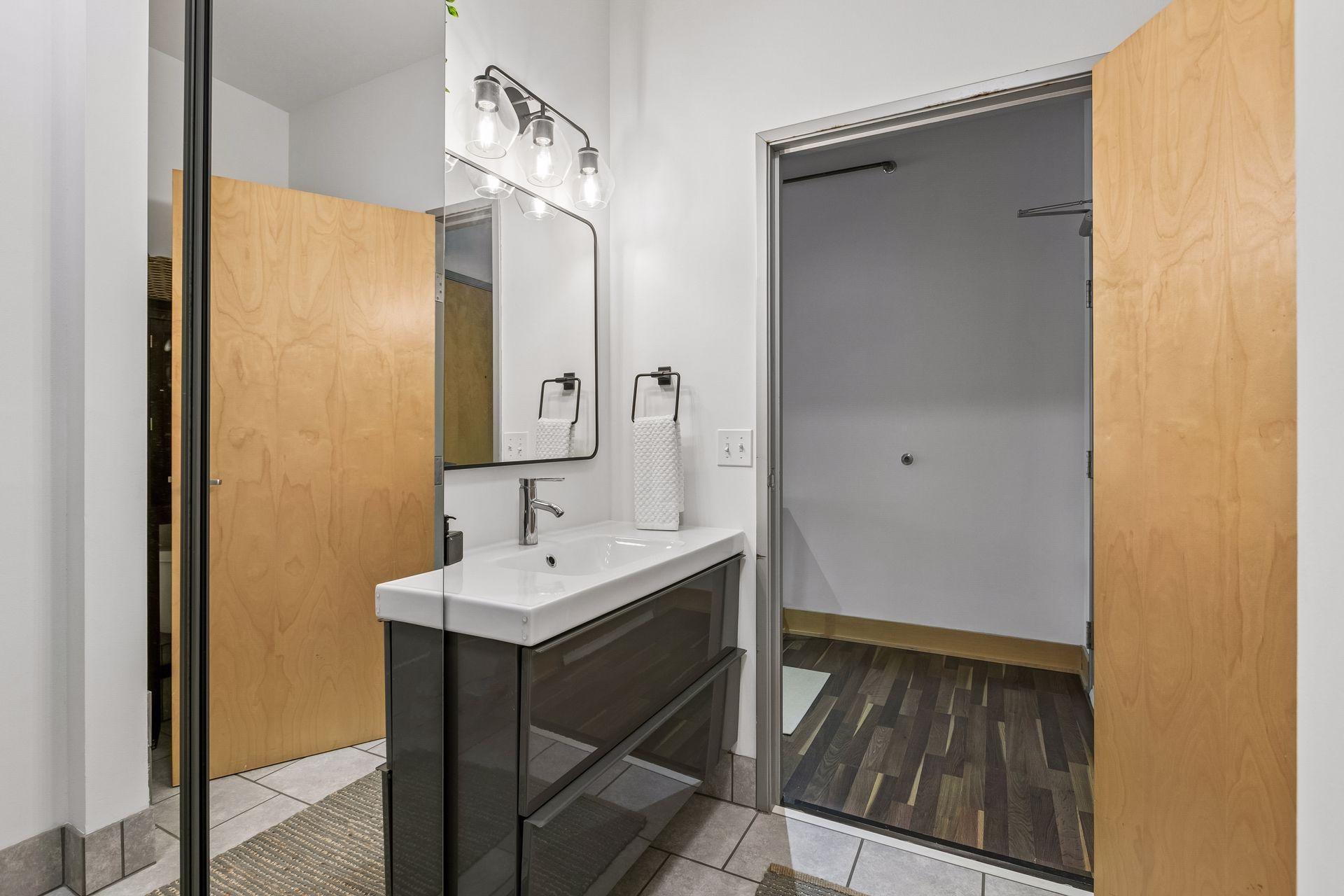 View of Residential at 918 3rd Street #309, Minneapolis MN 55401, Minneapolis (23 of 29) - Mike Wilen | Minnesota Team Real Estate