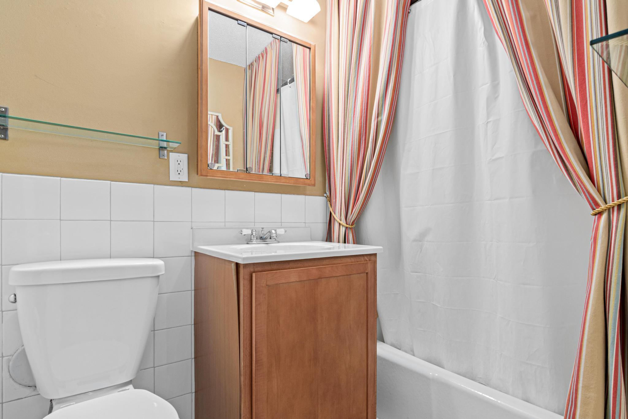 View of Residential at 520 Ridgewood Avenue #3, Minneapolis MN 55403, Minneapolis (13 of 15) - Mike Wilen | Minnesota Team Real Estate