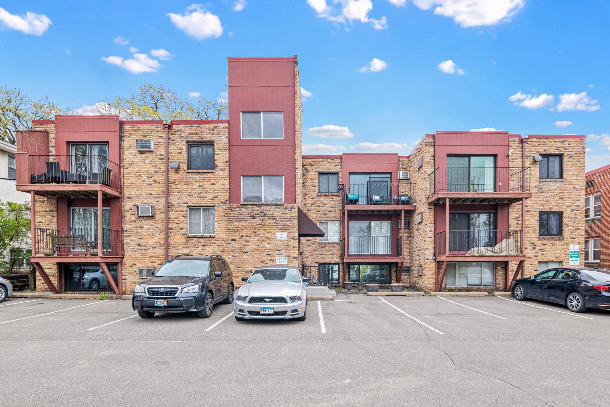 View of Residential at 520 Ridgewood Avenue #3, Minneapolis MN 55403, Minneapolis (15 of 15) - Mike Wilen | Minnesota Team Real Estate