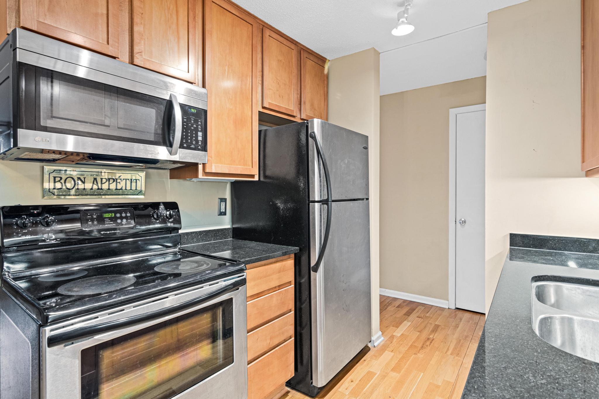 View of Residential at 520 Ridgewood Avenue #3, Minneapolis MN 55403, Minneapolis (4 of 15) - Mike Wilen | Minnesota Team Real Estate