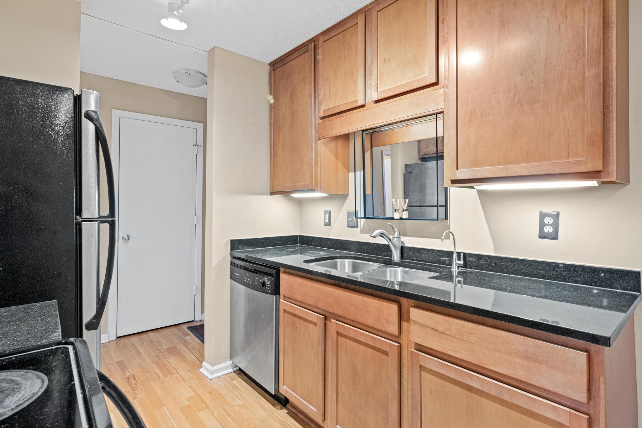 View of Residential at 520 Ridgewood Avenue #3, Minneapolis MN 55403, Minneapolis (5 of 15) - Mike Wilen | Minnesota Team Real Estate