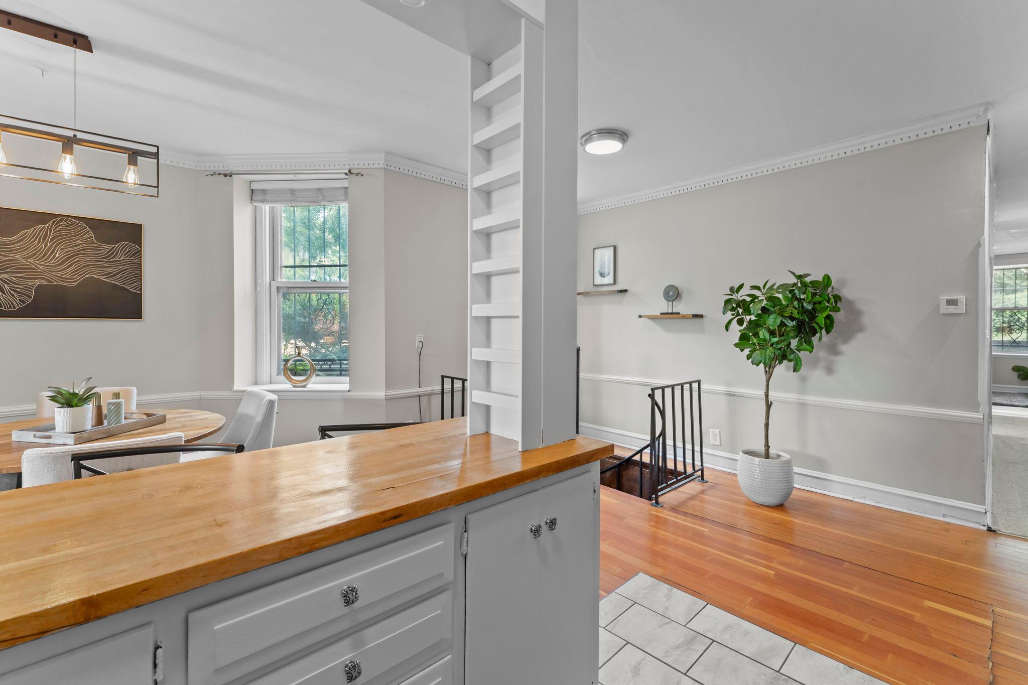 View of Residential at 703 Laurel Avenue #1W, Saint Paul MN 55104, Saint Paul (11 of 42) - Mike Wilen | Minnesota Team Real Estate