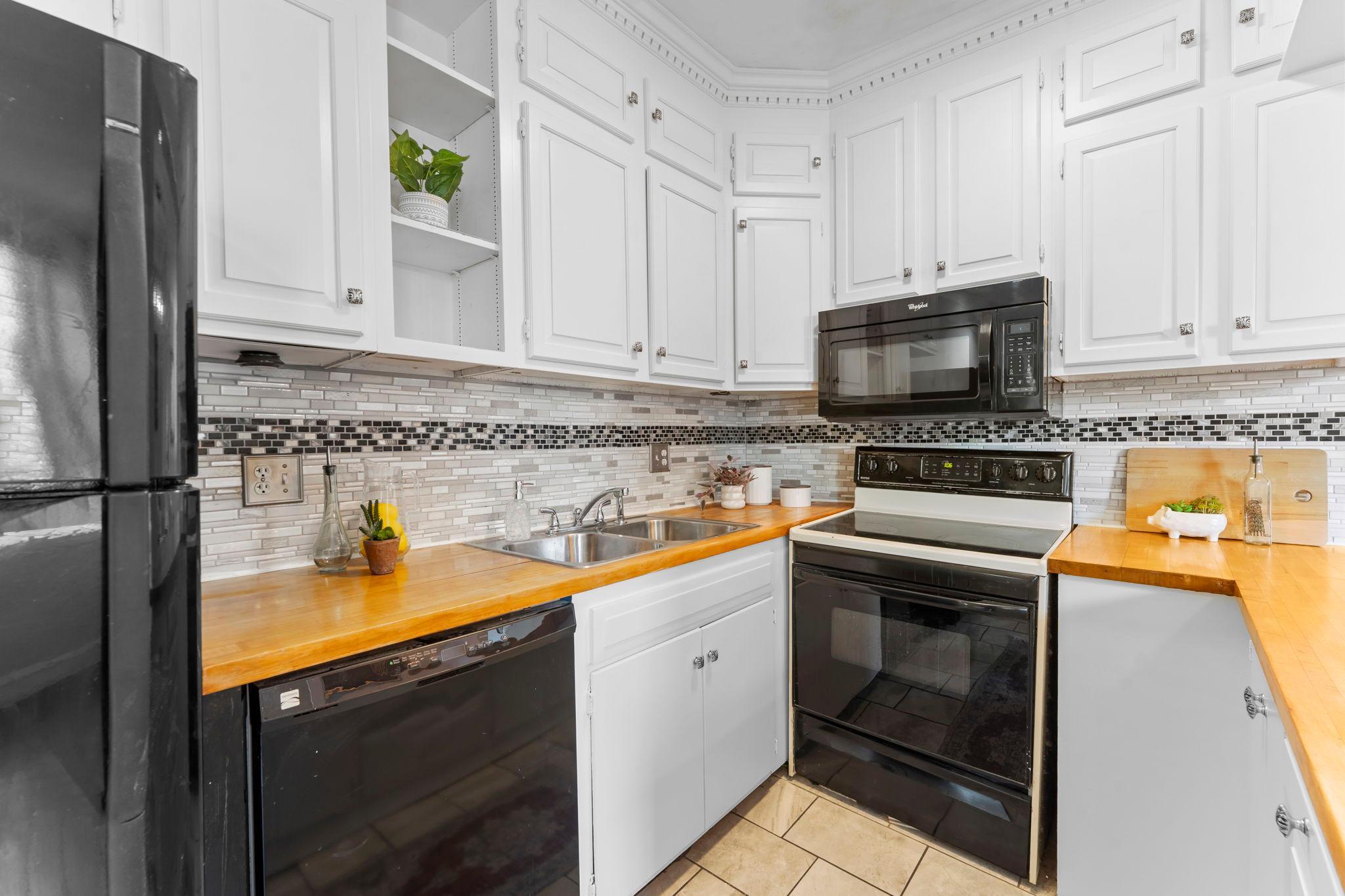 View of Residential at 703 Laurel Avenue #1W, Saint Paul MN 55104, Saint Paul (12 of 42) - Mike Wilen | Minnesota Team Real Estate