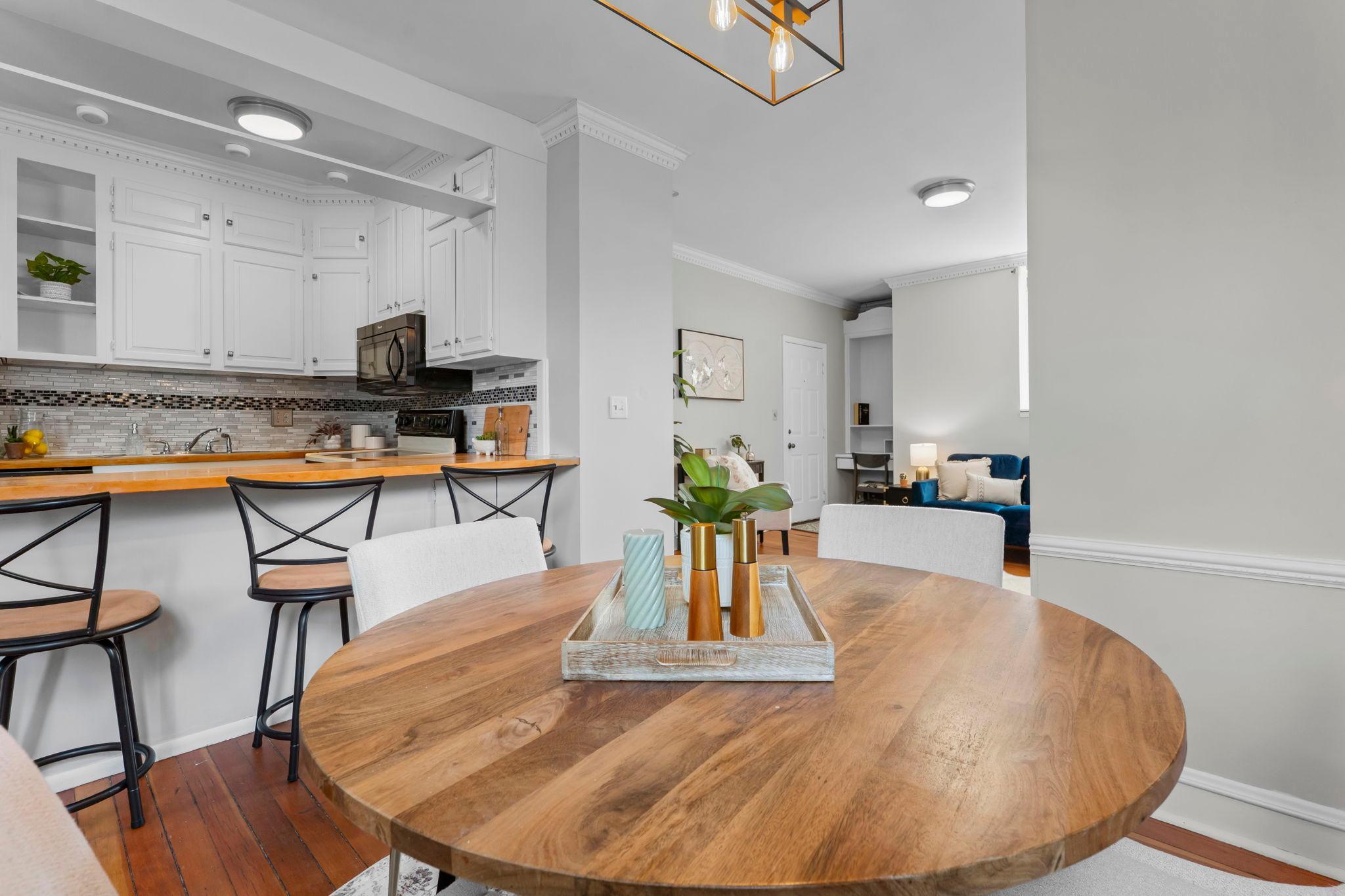 View of Residential at 703 Laurel Avenue #1W, Saint Paul MN 55104, Saint Paul (9 of 42) - Mike Wilen | Minnesota Team Real Estate