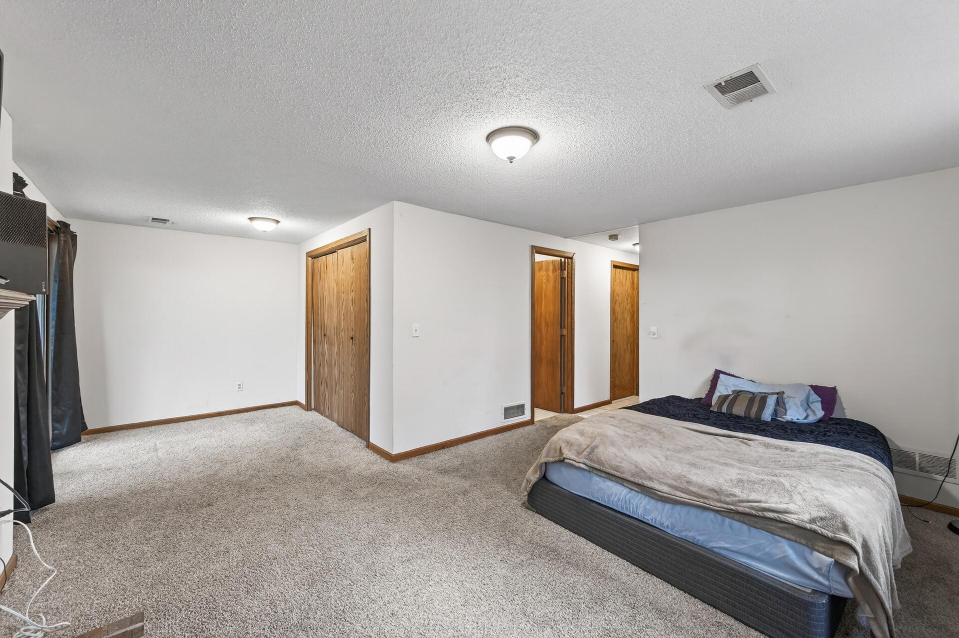 View of Residential at 818 Sherwood Road, Shoreview MN 55126, Shoreview (21 of 22) - Mike Wilen | Minnesota Team Real Estate