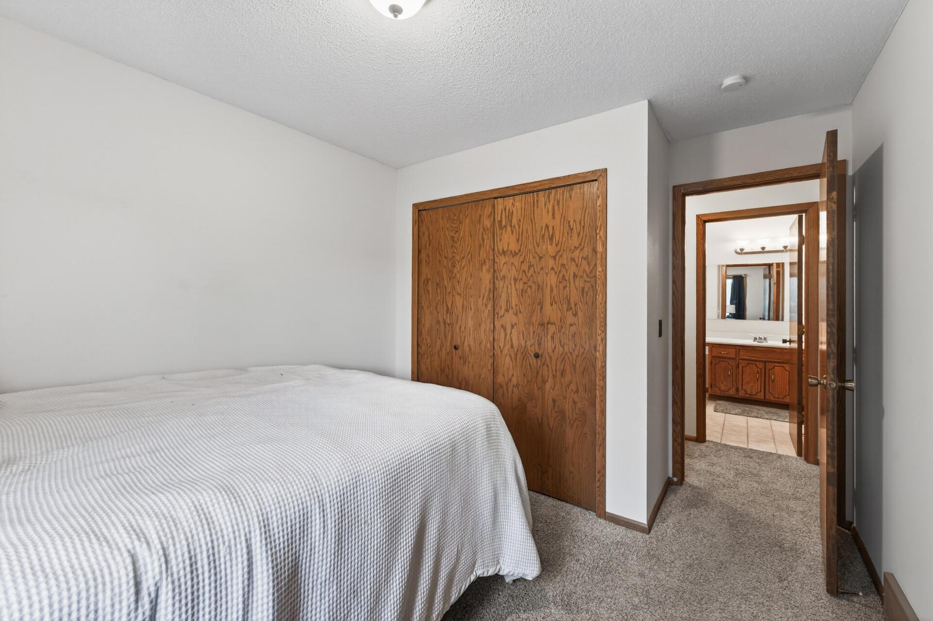 View of Residential at 818 Sherwood Road, Shoreview MN 55126, Shoreview (17 of 22) - Mike Wilen | Minnesota Team Real Estate