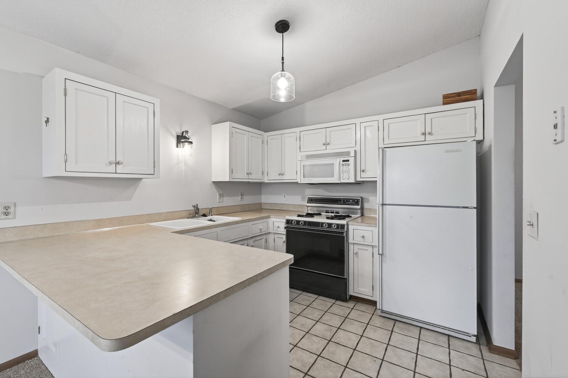 View of Residential at 818 Sherwood Road, Shoreview MN 55126, Shoreview (11 of 22) - Mike Wilen | Minnesota Team Real Estate