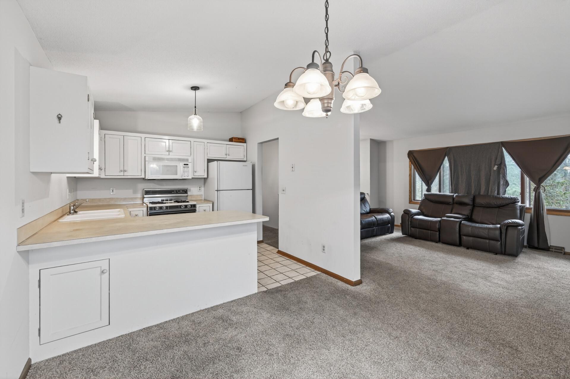 View of Residential at 818 Sherwood Road, Shoreview MN 55126, Shoreview (10 of 22) - Mike Wilen | Minnesota Team Real Estate