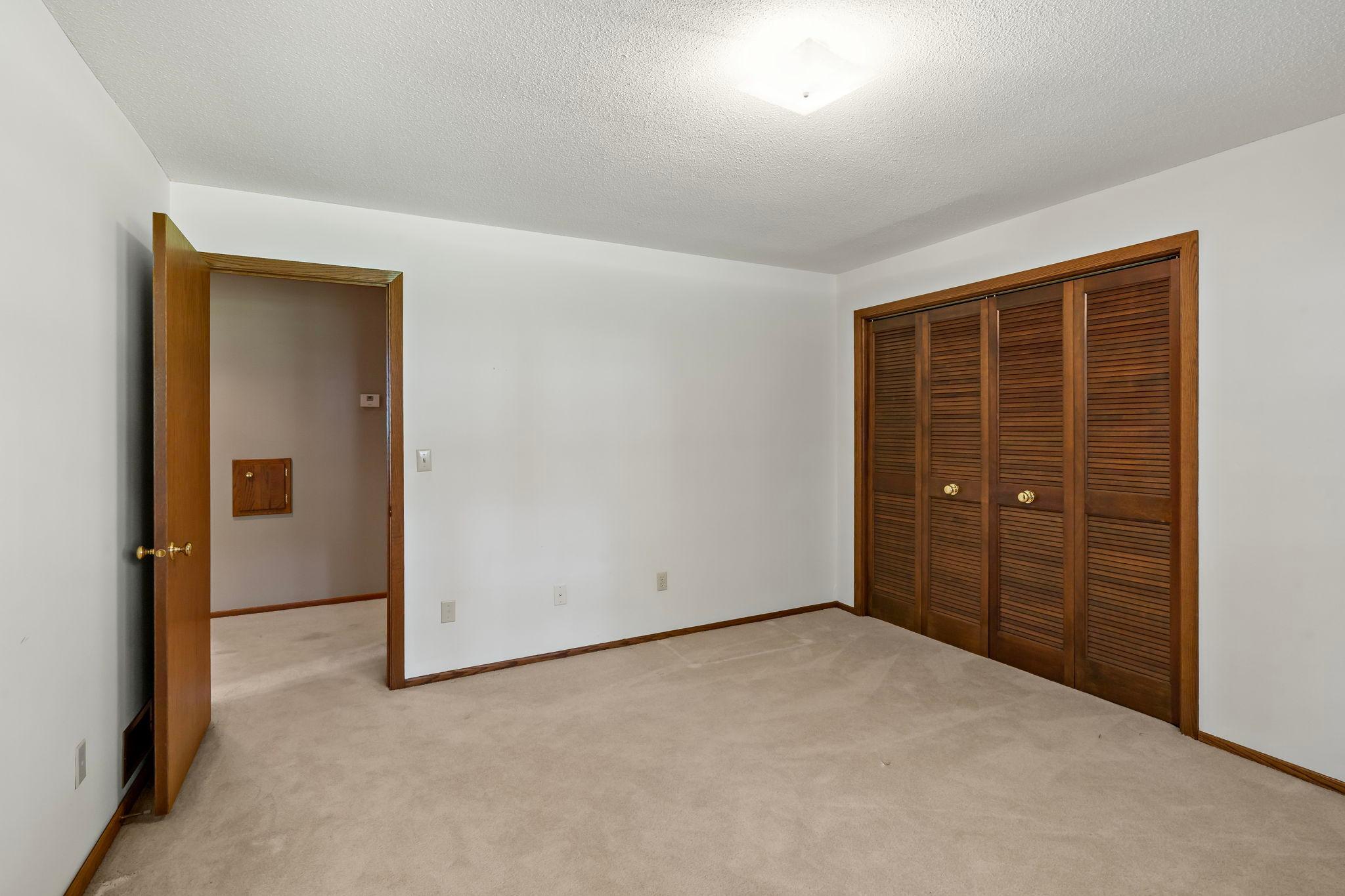 View of Residential at 6112 Jeffrey Lane, Edina MN 55436, Edina (45 of 54) - Mike Wilen | Minnesota Team Real Estate