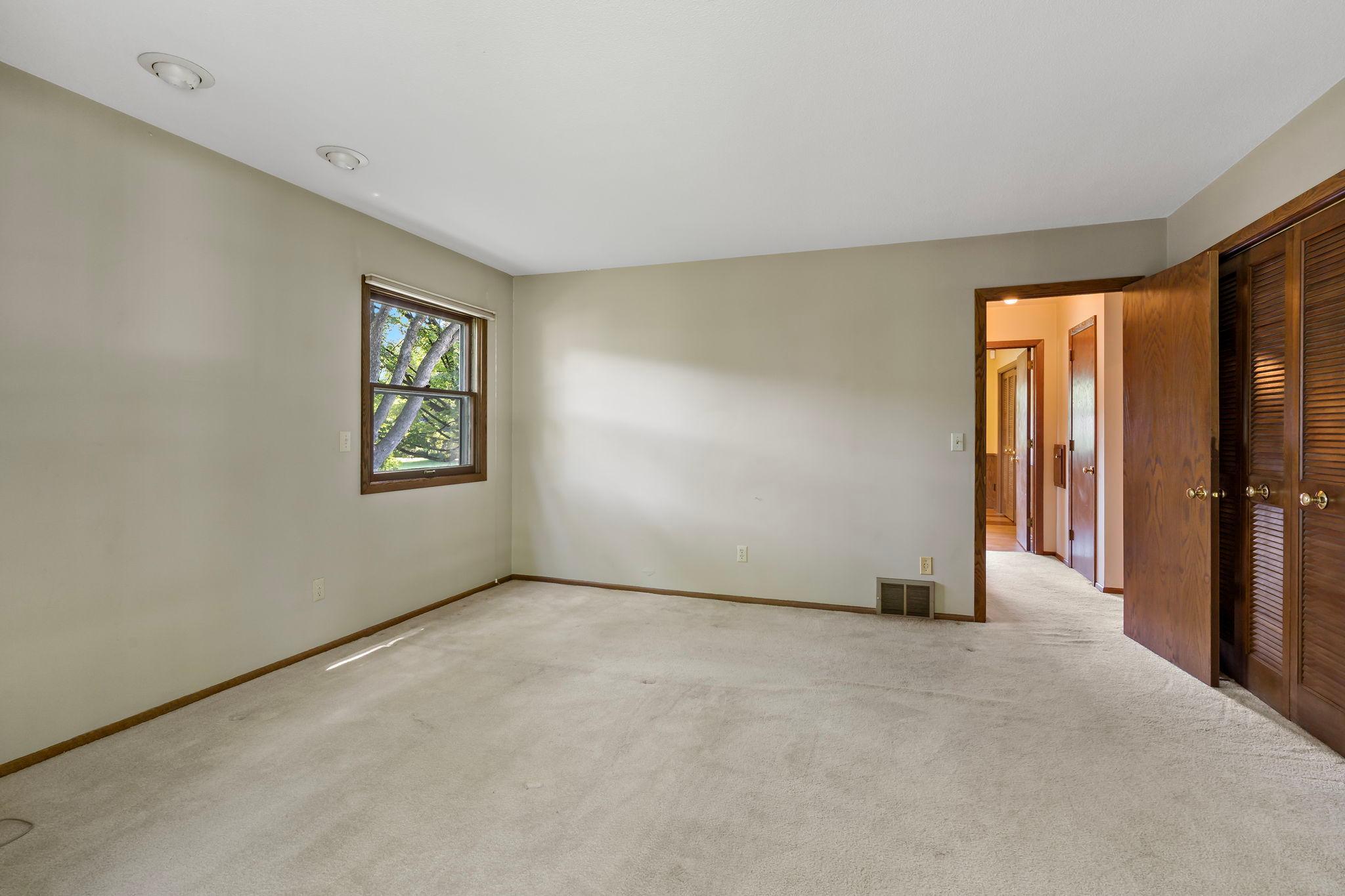 View of Residential at 6112 Jeffrey Lane, Edina MN 55436, Edina (22 of 54) - Mike Wilen | Minnesota Team Real Estate