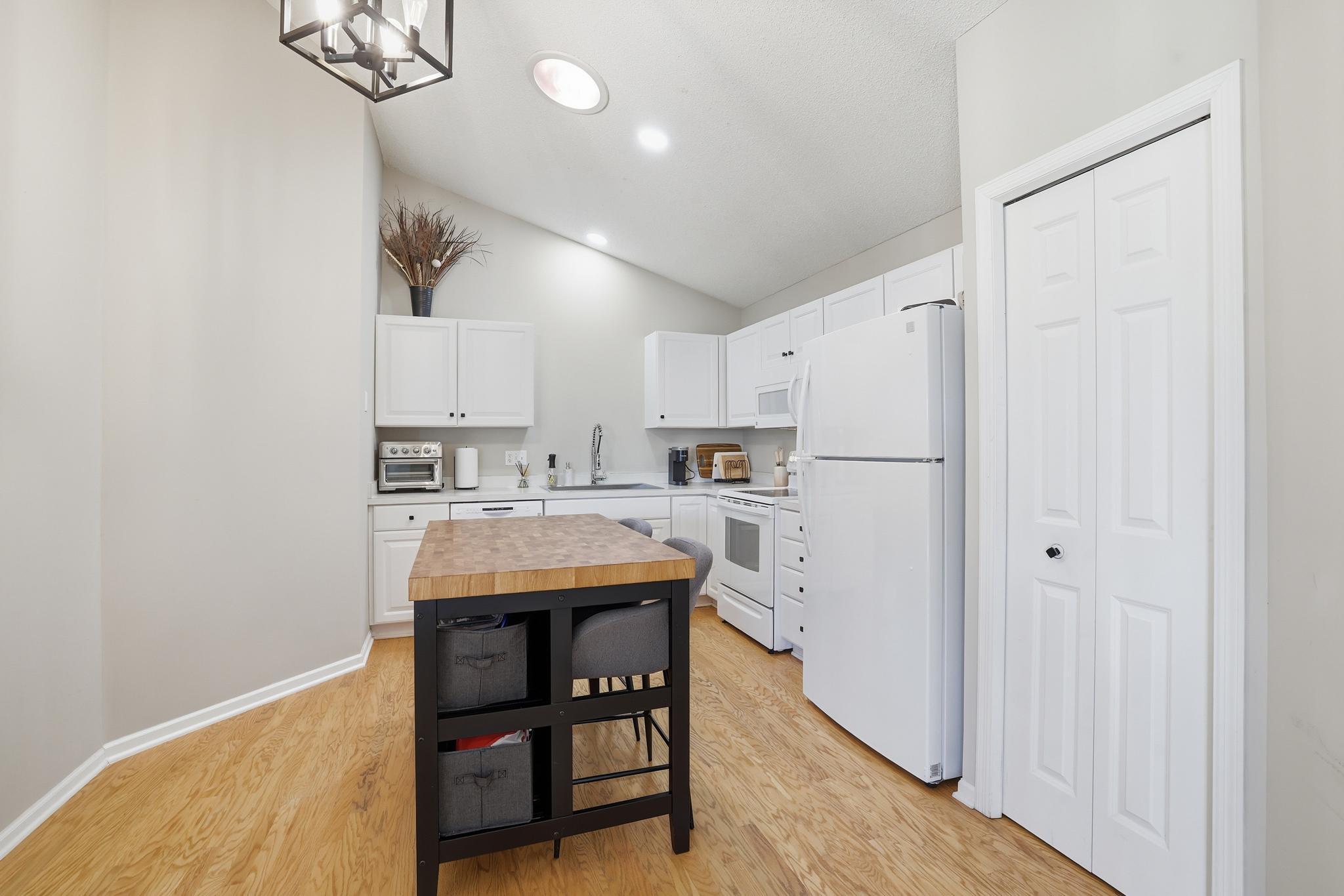 View of Residential at 13642 97th Place, Maple Grove MN 55369, Maple Grove (14 of 31) - Mike Wilen | Minnesota Team Real Estate