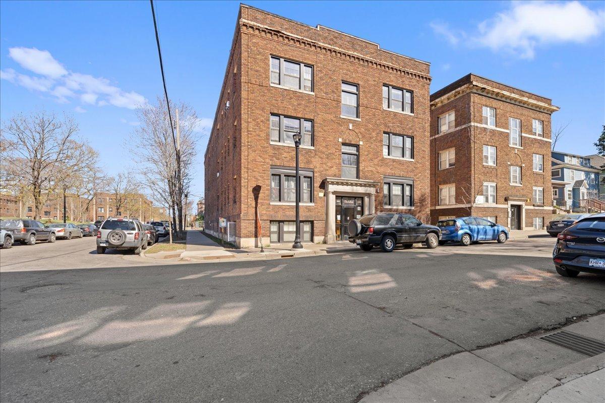 View of Residential at 1901 Stevens Avenue #307, Minneapolis MN 55403, Minneapolis (22 of 32) - Mike Wilen | Minnesota Team Real Estate