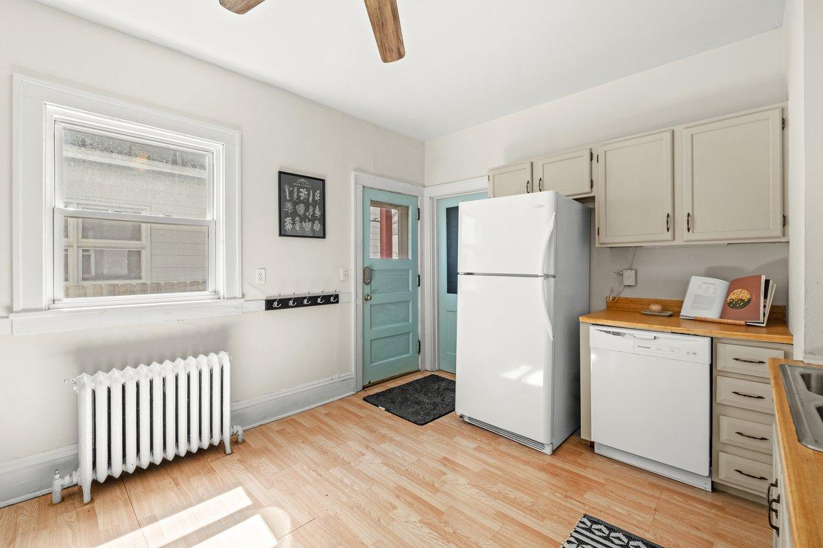 View of Residential Income at 2408 Fremont Avenue, Minneapolis MN 55405, Minneapolis (13 of 22) - Mike Wilen | Minnesota Team Real Estate