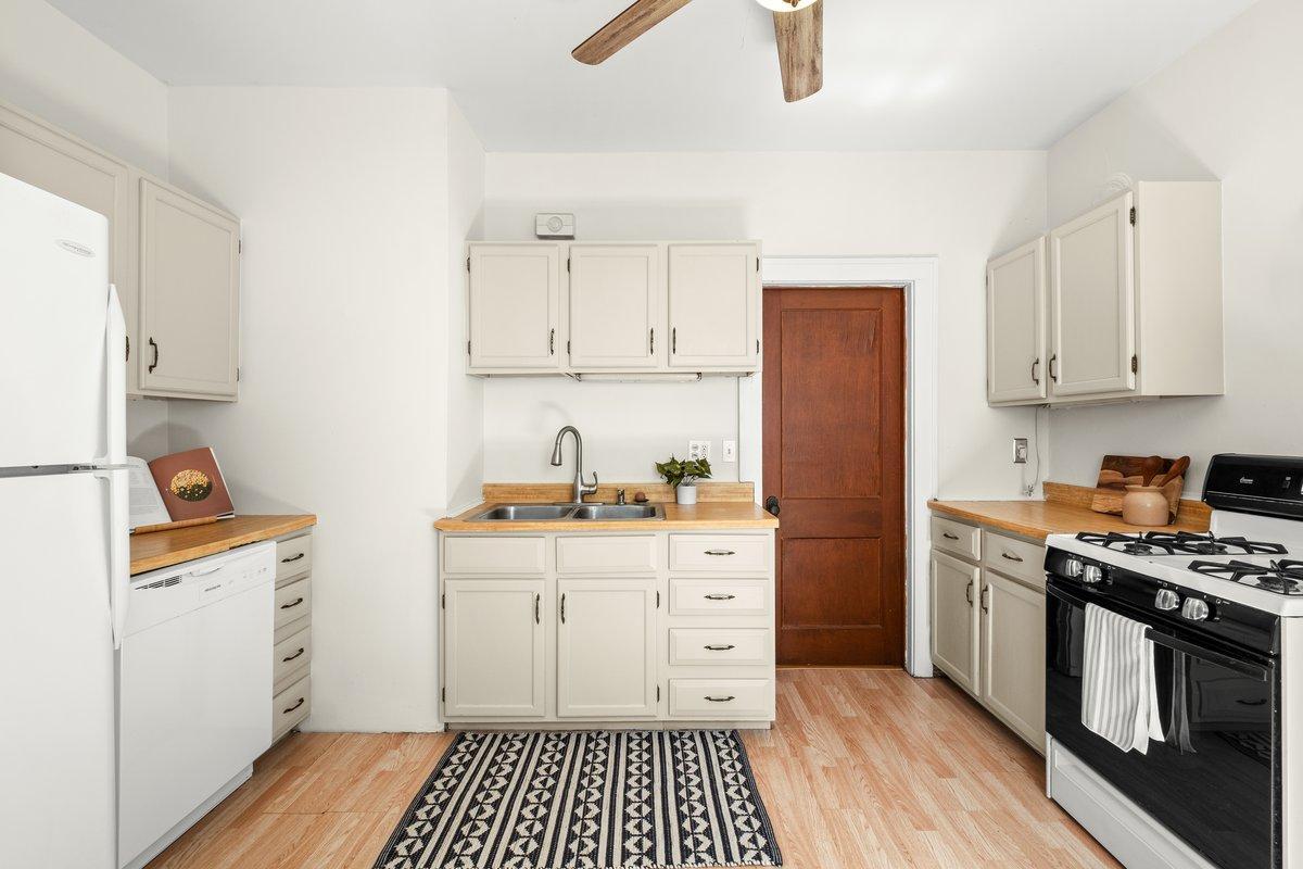 View of Residential Income at 2408 Fremont Avenue, Minneapolis MN 55405, Minneapolis (14 of 22) - Mike Wilen | Minnesota Team Real Estate