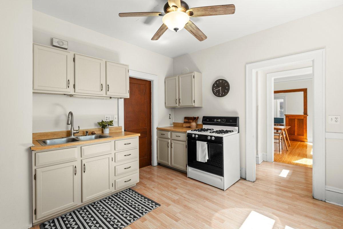 View of Residential Income at 2408 Fremont Avenue, Minneapolis MN 55405, Minneapolis (15 of 22) - Mike Wilen | Minnesota Team Real Estate
