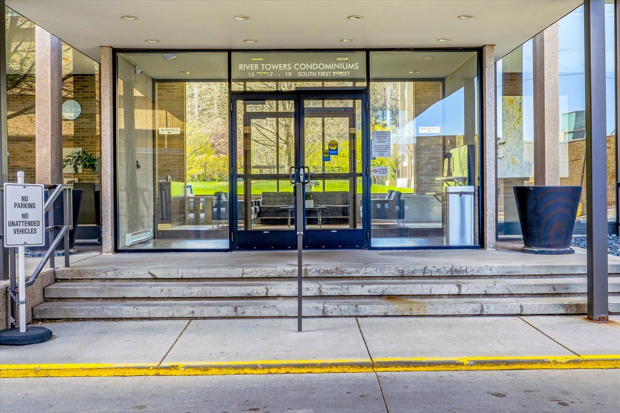 View of Residential at 15 1st Street #A1020, Minneapolis MN 55401, Minneapolis (41 of 44) - Mike Wilen | Minnesota Team Real Estate