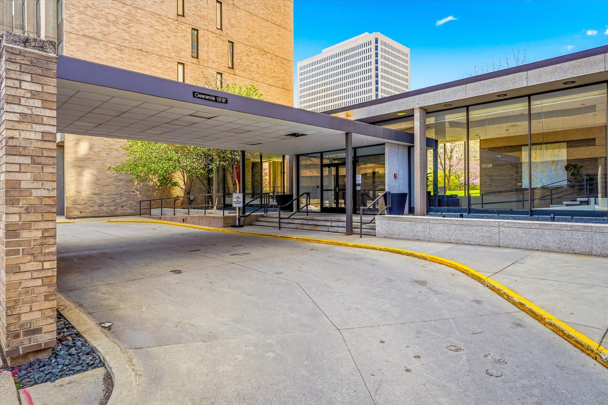 View of Residential at 15 1st Street #A1020, Minneapolis MN 55401, Minneapolis (40 of 44) - Mike Wilen | Minnesota Team Real Estate