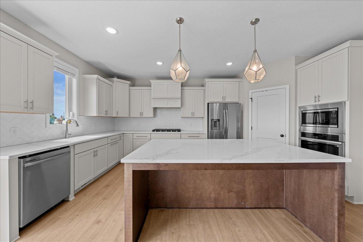 View of Residential at 10125 Shadyview Lane, Maple Grove MN 55311, Maple Grove (11 of 34) - Mike Wilen | Minnesota Team Real Estate