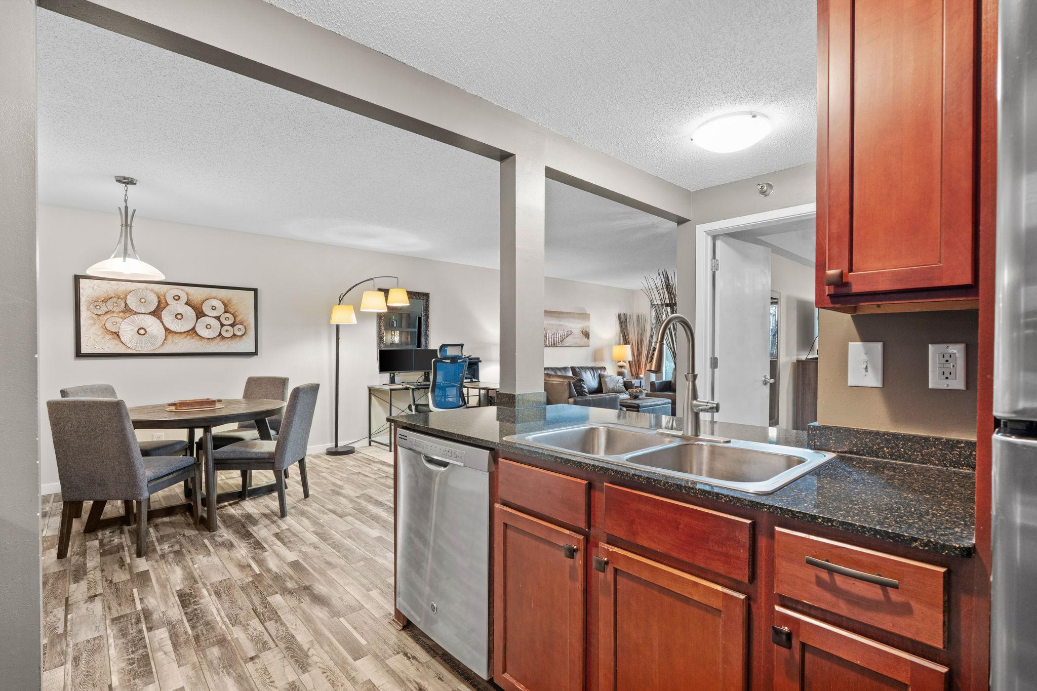 View of Residential at 52 Groveland Terrace #108, Minneapolis MN 55403, Minneapolis (8 of 27) - Mike Wilen | Minnesota Team Real Estate