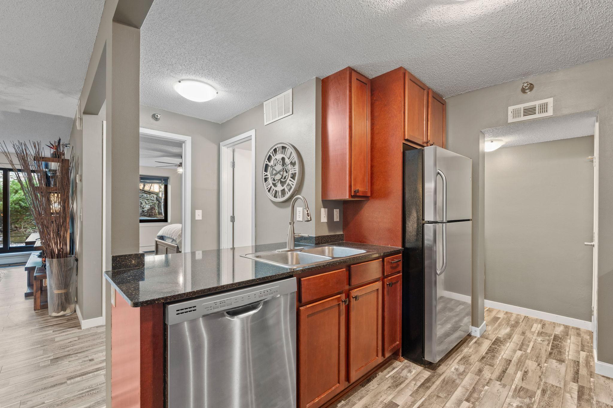 View of Residential at 52 Groveland Terrace #108, Minneapolis MN 55403, Minneapolis (5 of 27) - Mike Wilen | Minnesota Team Real Estate