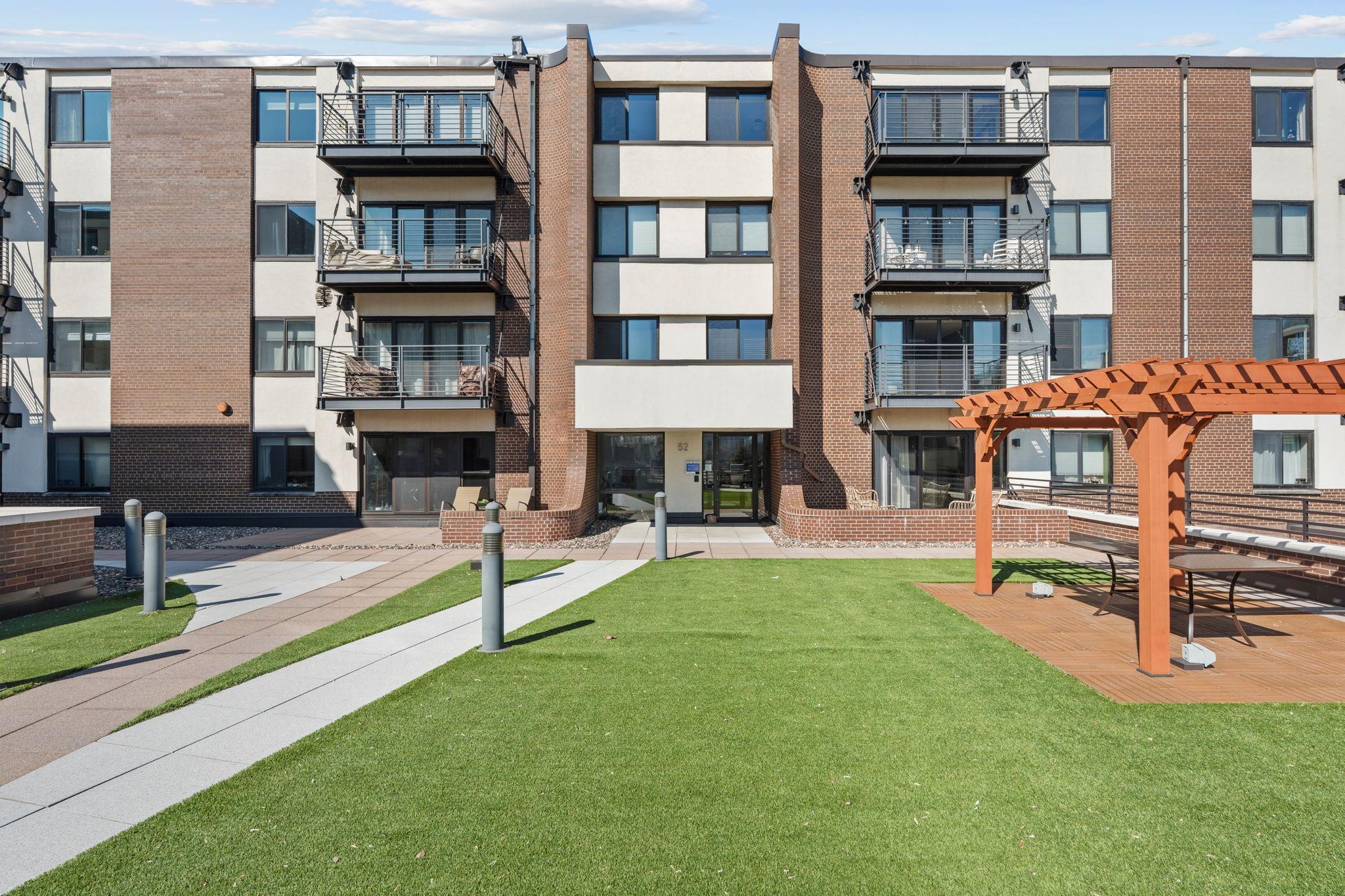 View of Residential at 52 Groveland Terrace #108, Minneapolis MN 55403, Minneapolis (26 of 27) - Mike Wilen | Minnesota Team Real Estate