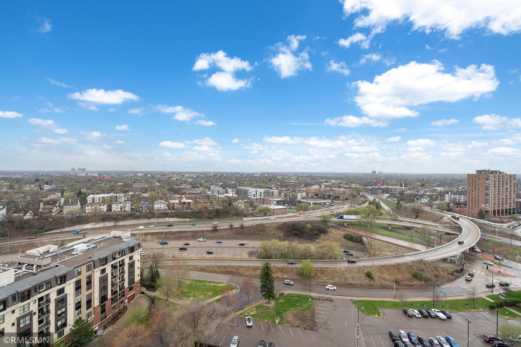 View of Residential at 410 Groveland Avenue #1906, Minneapolis MN 55403, Minneapolis (31 of 50) - Mike Wilen | Minnesota Team Real Estate