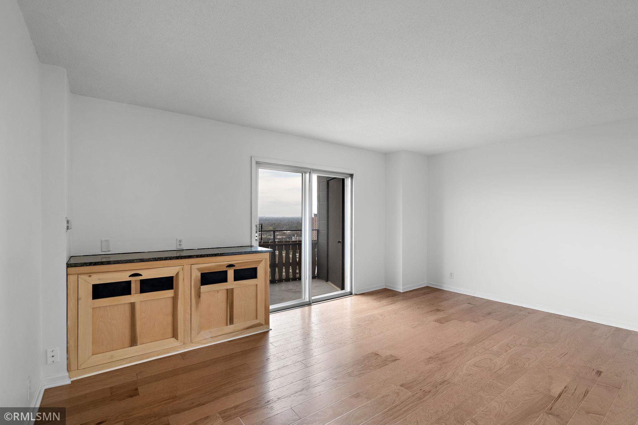 View of Residential at 410 Groveland Avenue #1906, Minneapolis MN 55403, Minneapolis (3 of 50) - Mike Wilen | Minnesota Team Real Estate