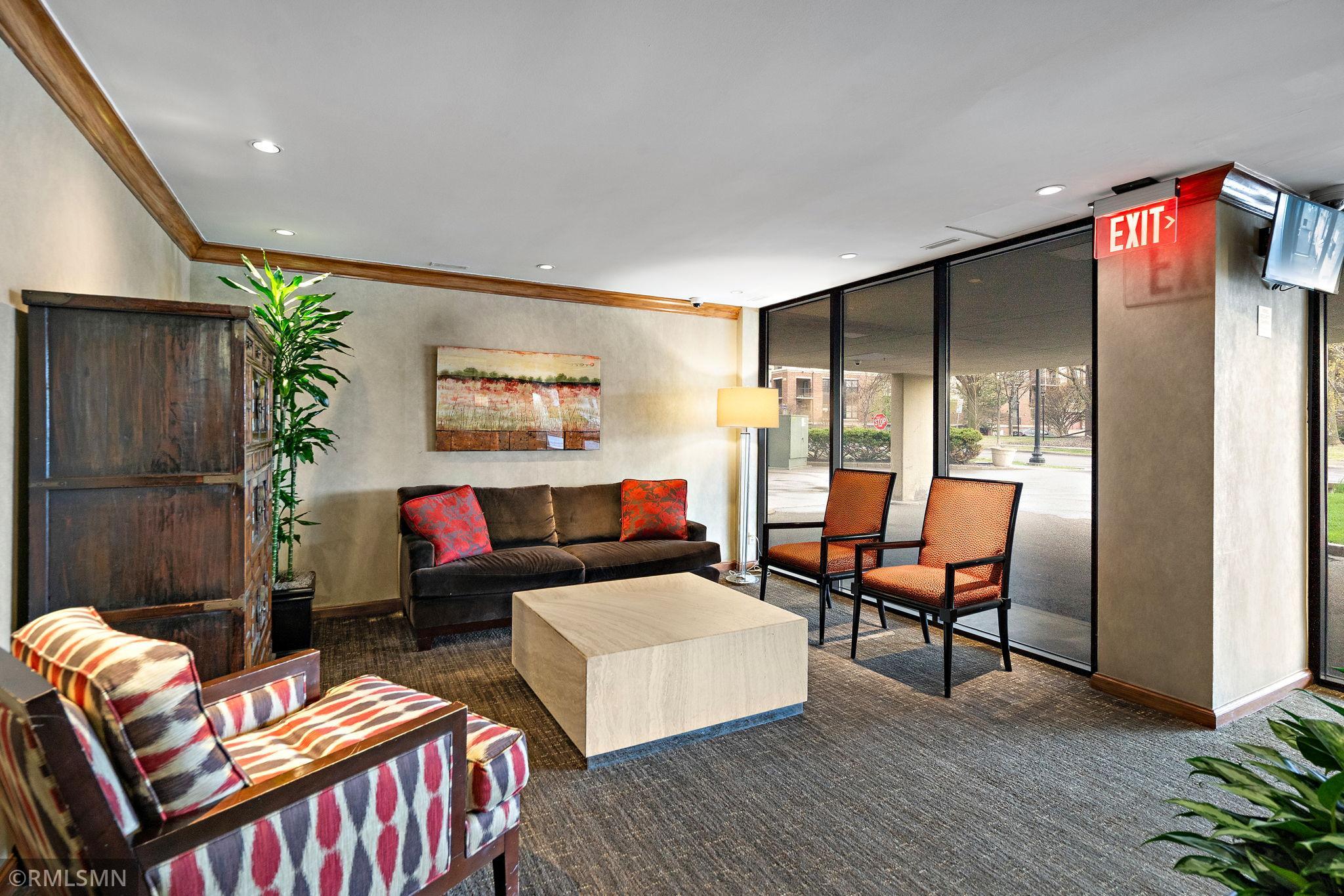View of Residential at 410 Groveland Avenue #1906, Minneapolis MN 55403, Minneapolis (29 of 50) - Mike Wilen | Minnesota Team Real Estate