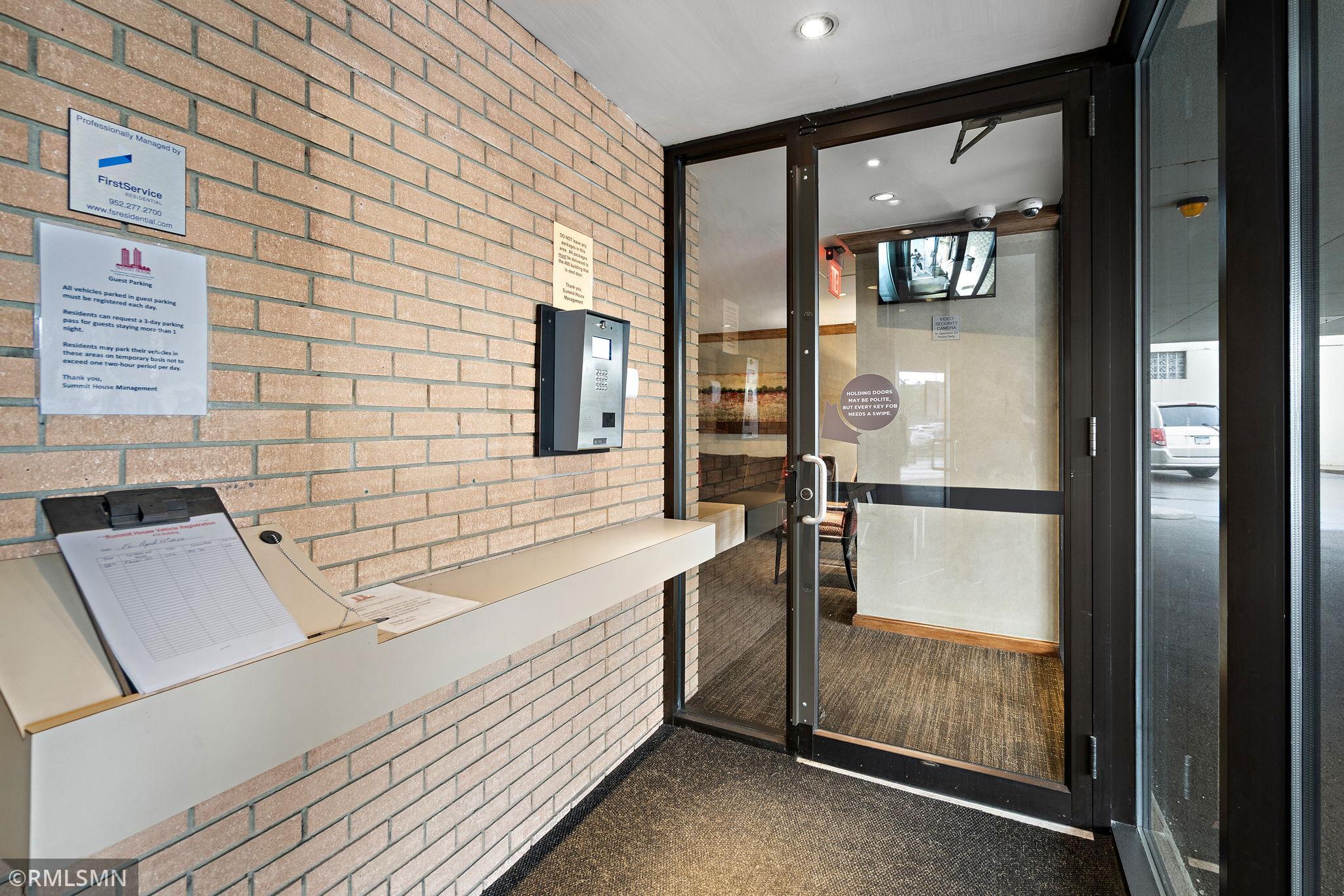 View of Residential at 410 Groveland Avenue #1906, Minneapolis MN 55403, Minneapolis (30 of 50) - Mike Wilen | Minnesota Team Real Estate