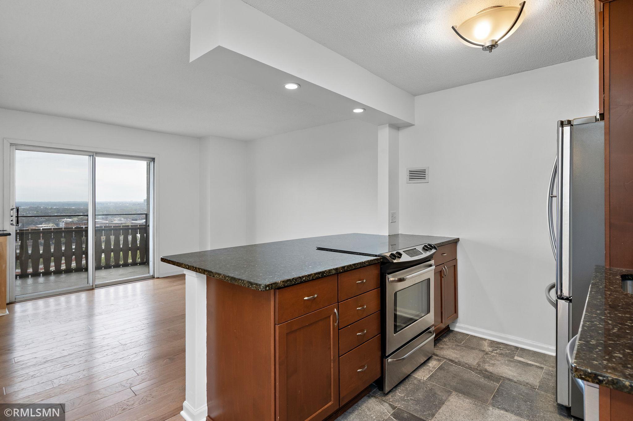 View of Residential at 410 Groveland Avenue #1906, Minneapolis MN 55403, Minneapolis (9 of 50) - Mike Wilen | Minnesota Team Real Estate